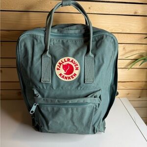 Kånken Green Backpack - Fjallraven
